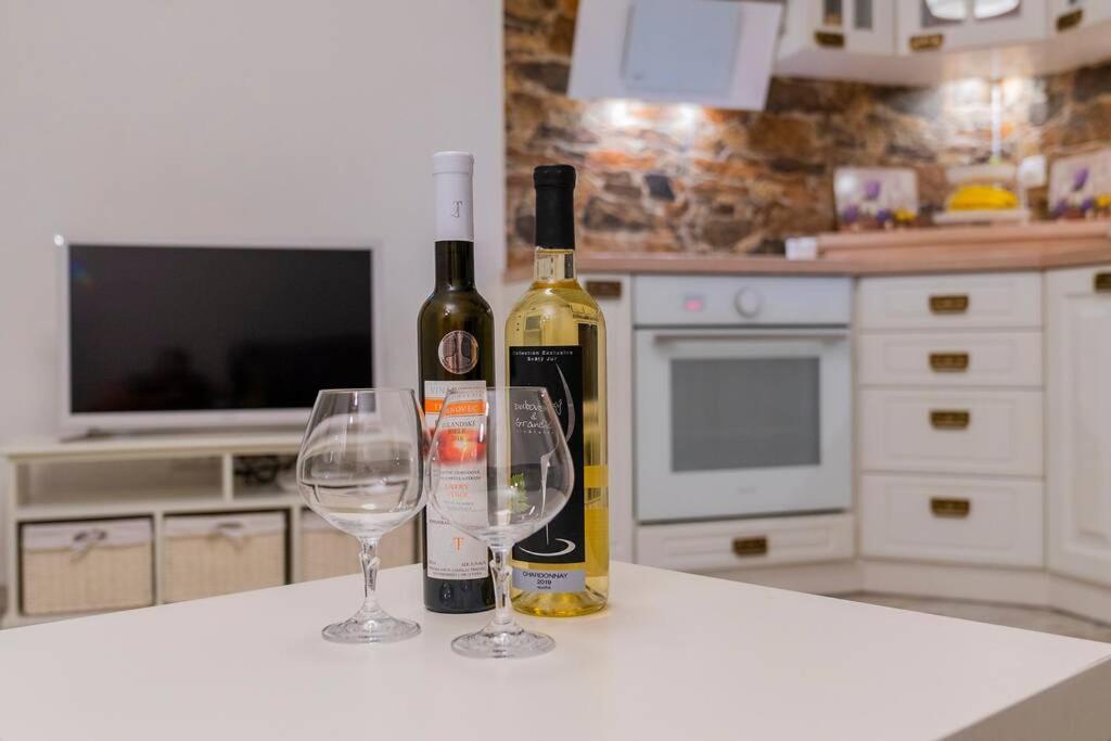 Provensalsky Rodinny Apartman Mandolina Bojnice Bagian luar foto